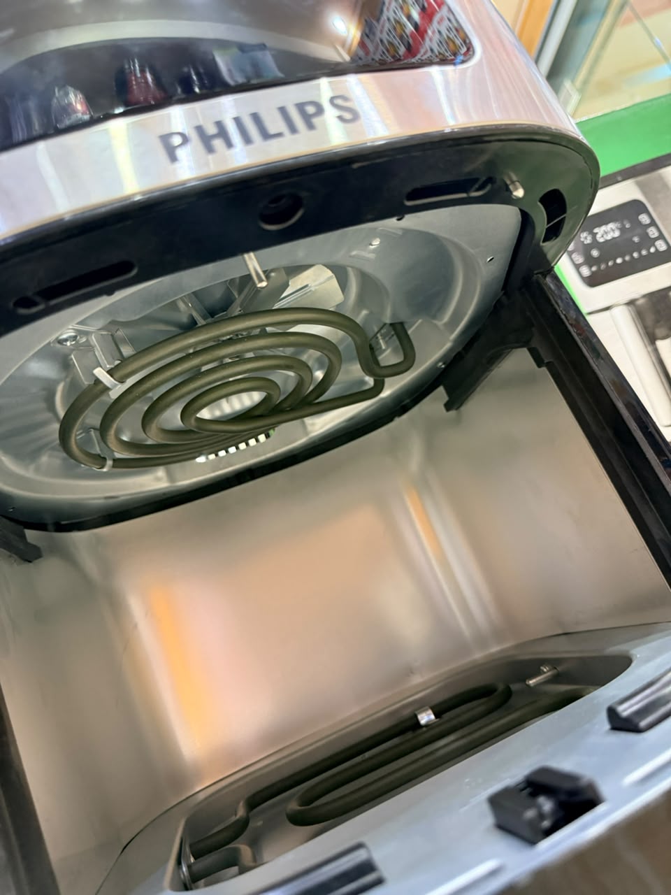 Philips 8000 Series XXL Airfryer – Connected Cooking Companion
