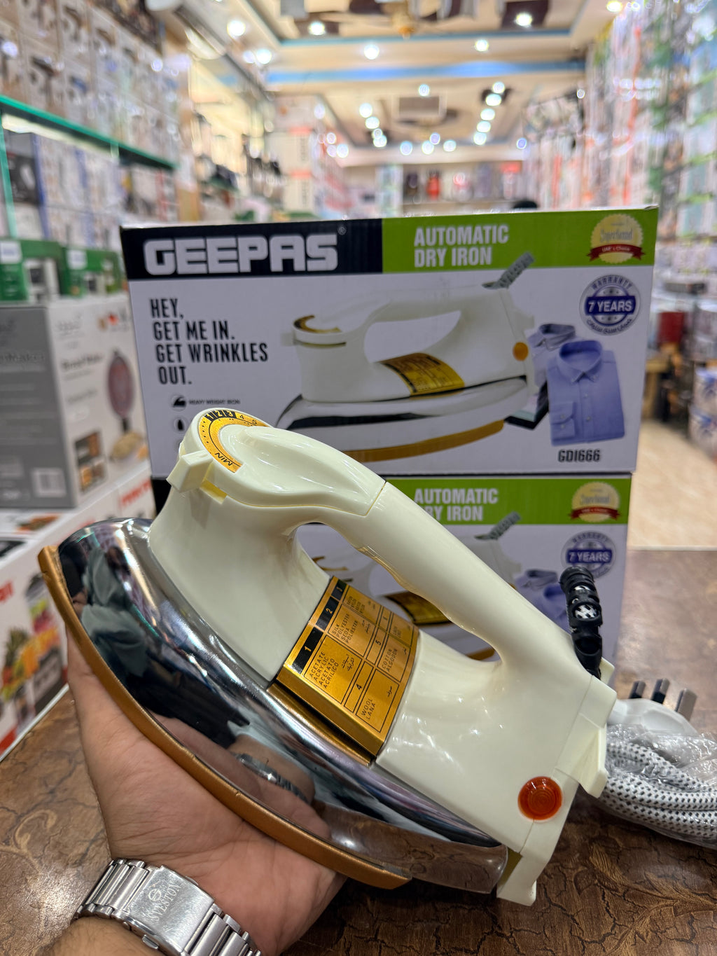 Geepas GDI666 Automatic Dry Iron
