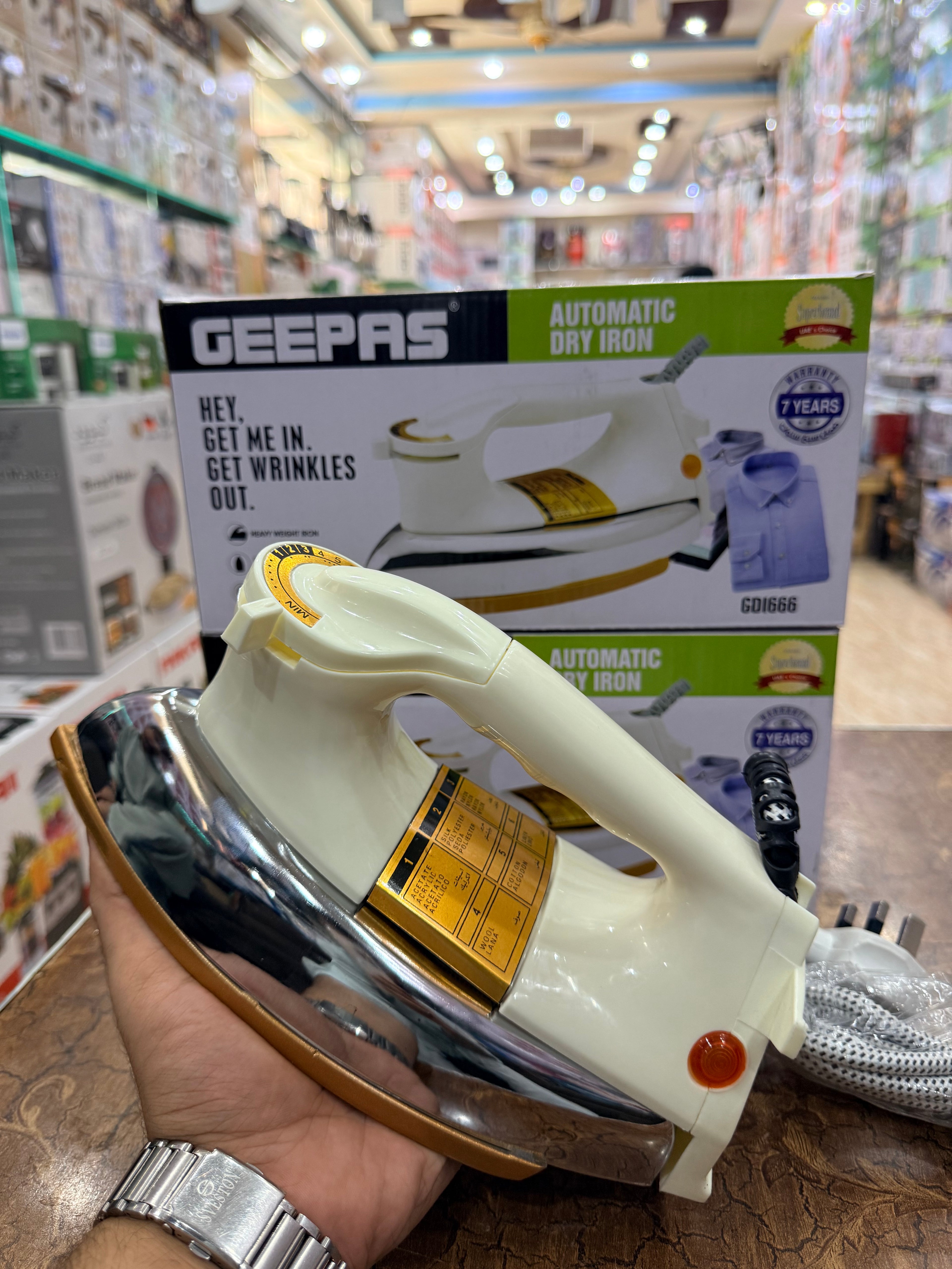 Geepas GDI666 Automatic Dry Iron