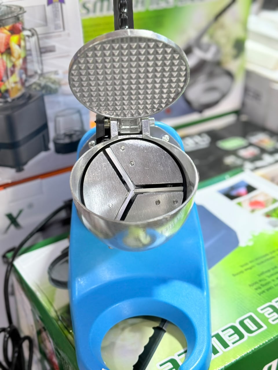 Commercial Electric Ice Shaving Machine – Stainless Steel Ice Crusher